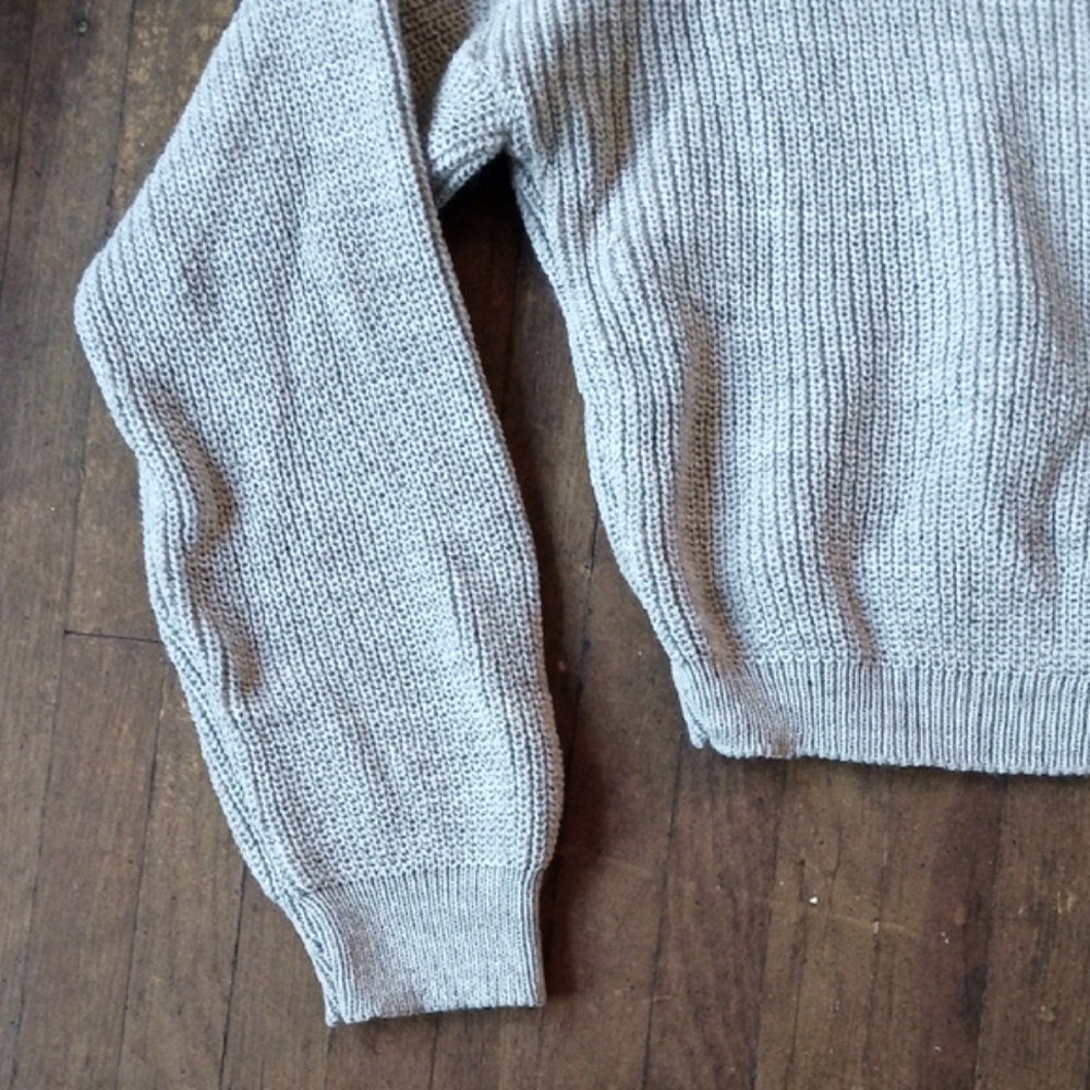 PrettyLittleThing Off-the-Shoulder Gray Cropped Sweater - Picture 3 of 9